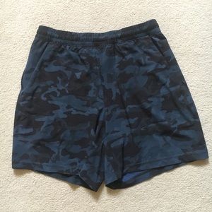 Lululemon Men’s Shorts - Blue Camo